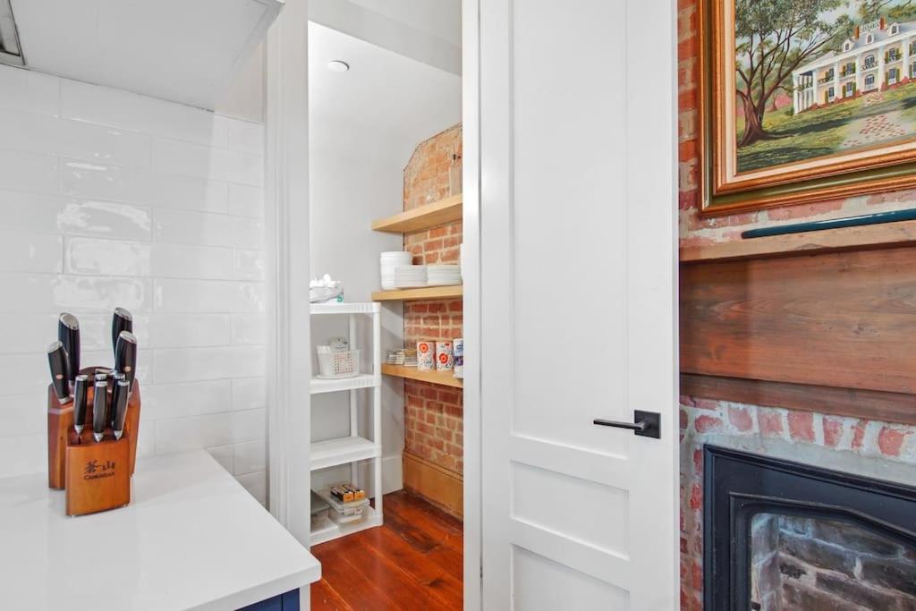 Ferienwohnung Fab 1838 Garden District 5Br With Parking And Balcony New Orleans Exterior foto