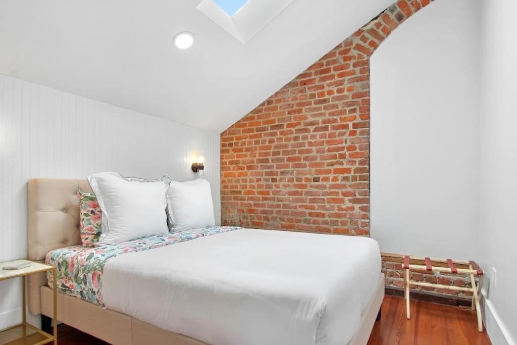 Ferienwohnung Fab 1838 Garden District 5Br With Parking And Balcony New Orleans Exterior foto